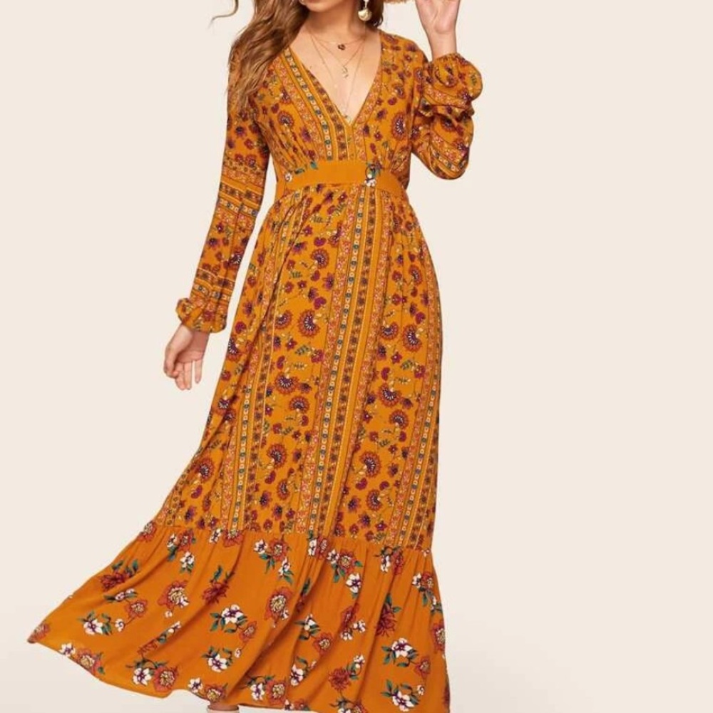 SHEIN Ditsy Floral Flounce Hem Plunging Dress